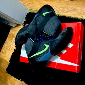 Size 6/6.5 Nike tawa wrestling shoes grey blue and neon green